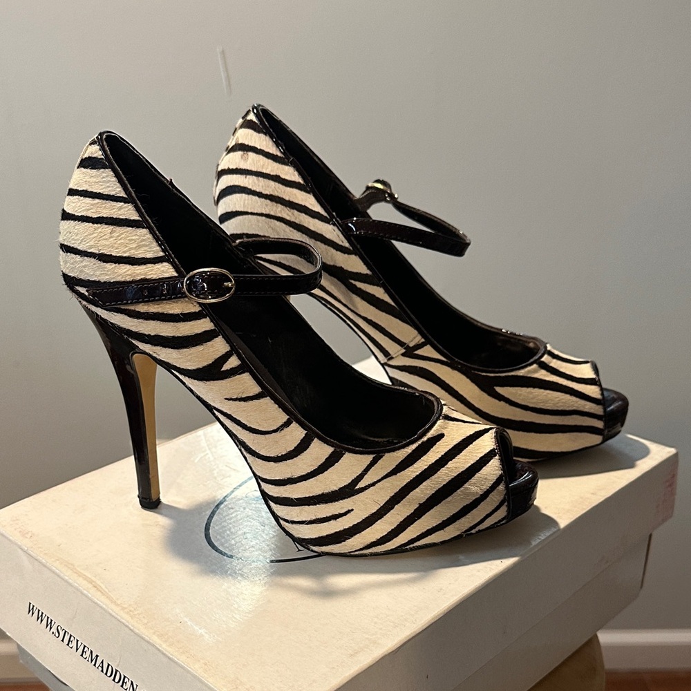Steve Madden Black and Cream Striped Heels